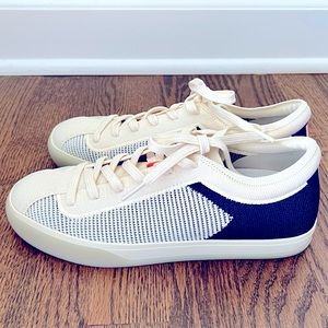 Rothy’s The Lace Up Sneaker